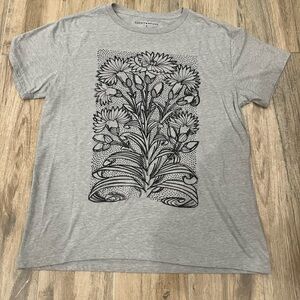 Women’s Lucky Brand Gray Graphic Embroidered Floral T-Shirt Small